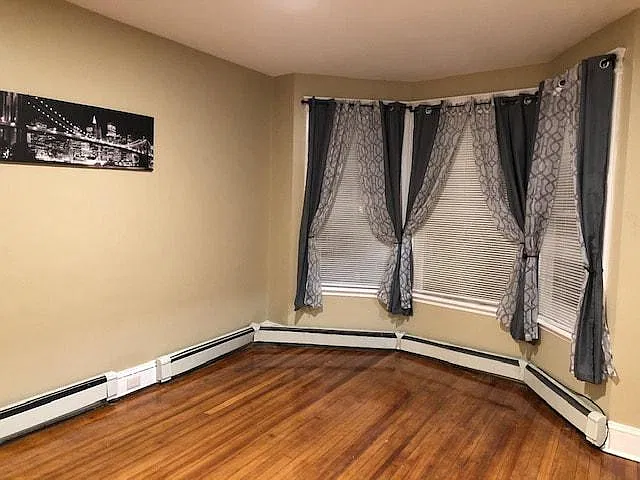 4 bed, 1400 sqft, $2,000 — Photo 3