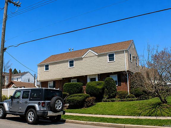 5th image of 21104 Richland Avenue