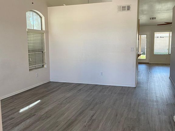 3rd image of 1895 W Raven Dr