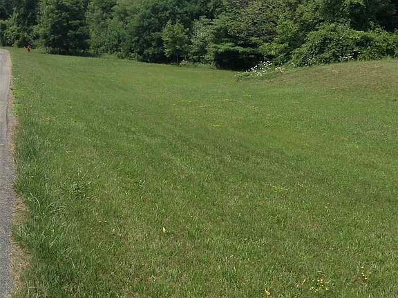 4th image of 9 Baltis Dr
