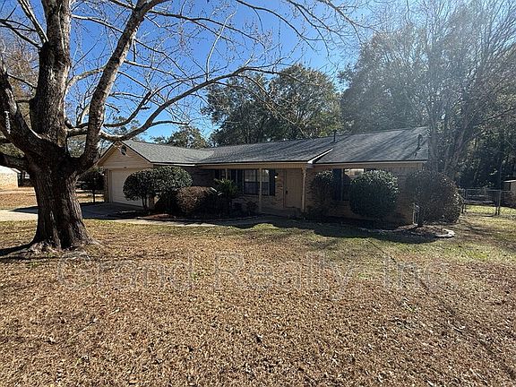 2nd image of 3965 Deerwood Cir