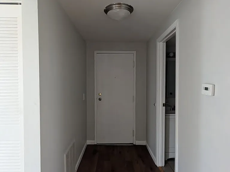5574 Pershing Ave — Photo 3
