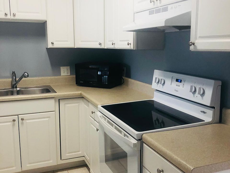 1st image of 2512 W Stroud Ave APT 221