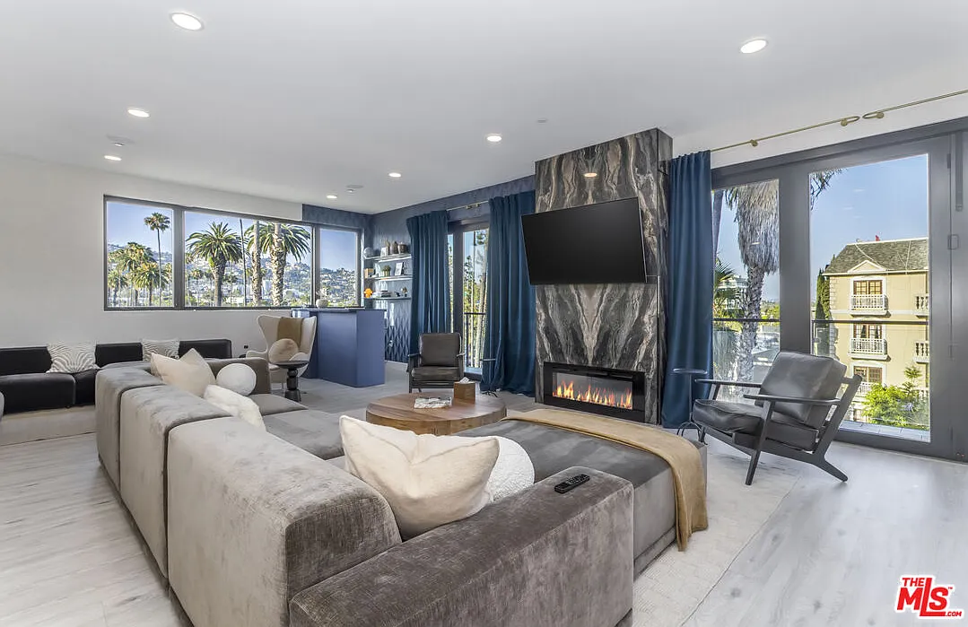 4 bed, 3.5 bath, 3108 sqft, $20,000 — Photo 1