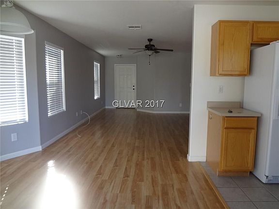2nd image of 1076 Ashwood Bay Ave