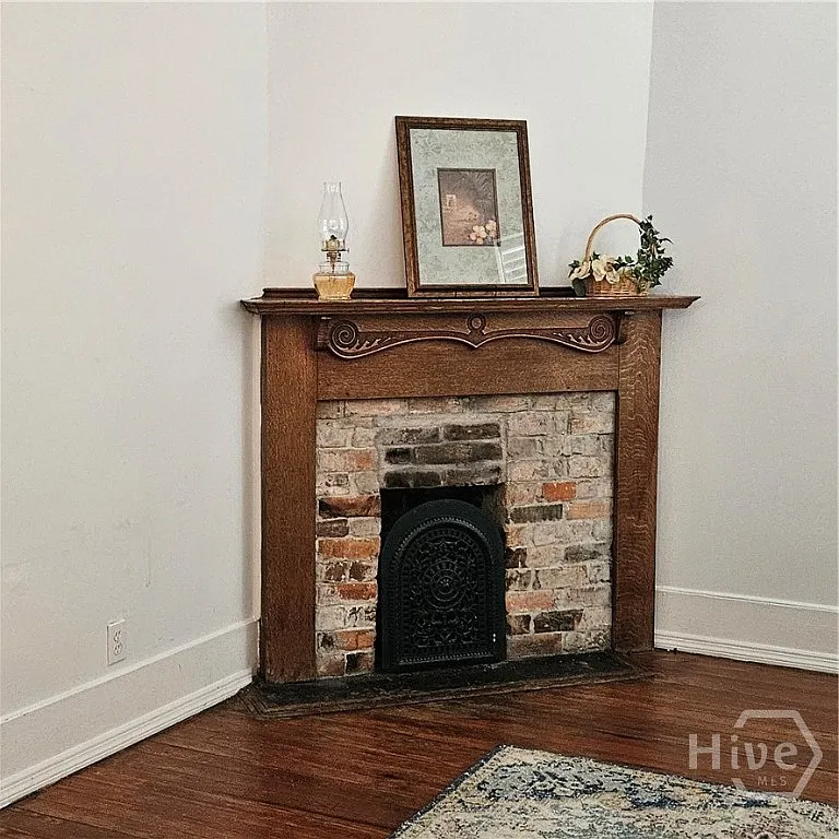2 bed, 1.0 bath, 798 sqft, $1,950 — Photo 3