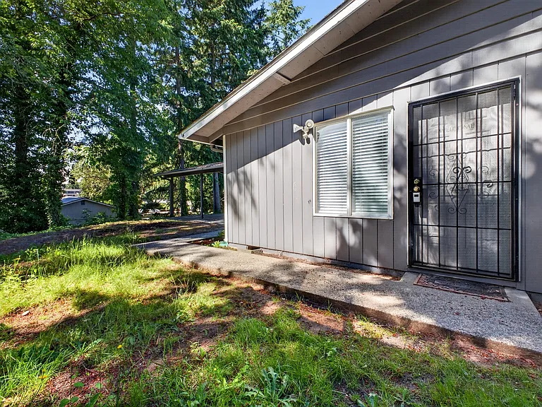 8215 Luzader Ln SW #8215 — Photo 3