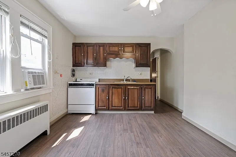 2 bed, 1.0 bath, $3,000 — Photo 4