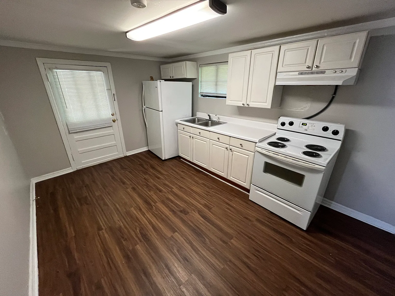 2 bed, $1,050 — Photo 2