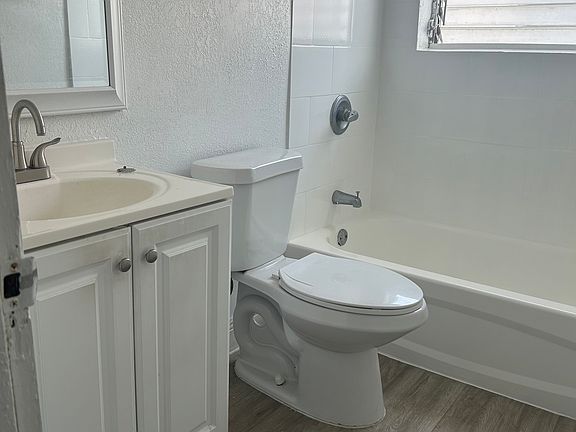 4th image of 7800 Tatum Waterway Dr #10