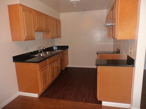 4th image of 1385 S Dora St APT 4