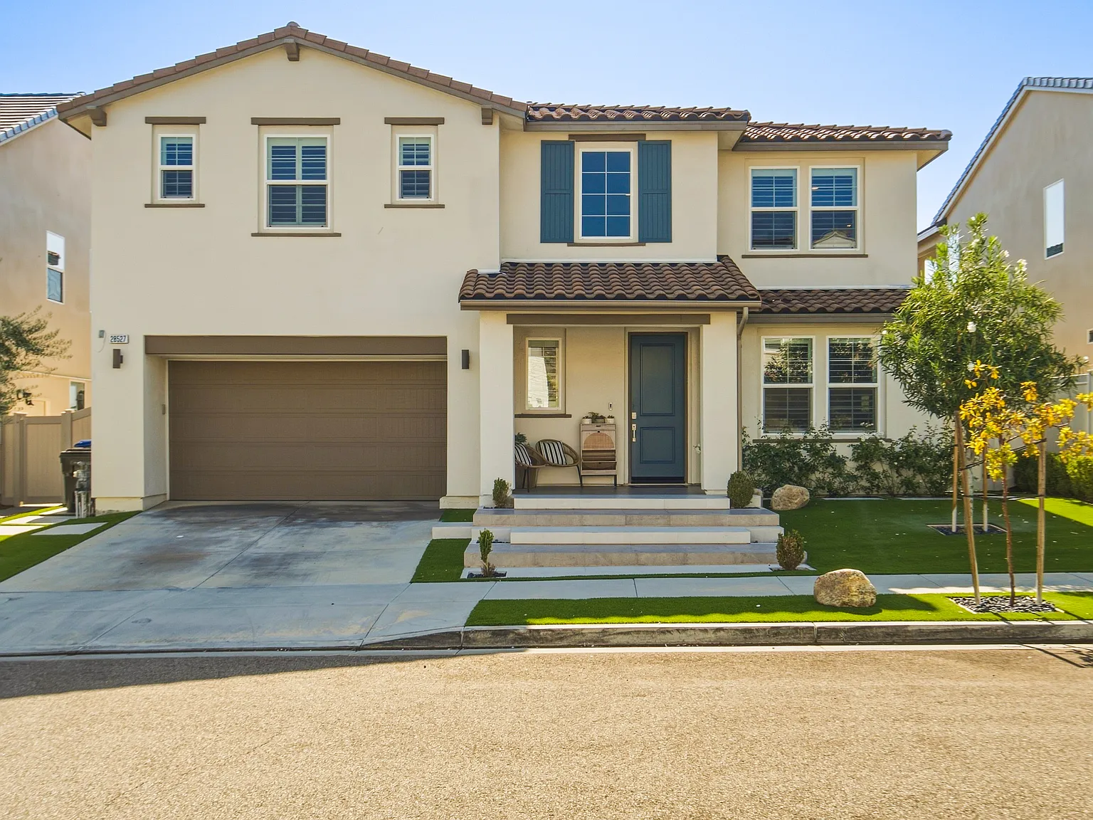 5 bed, 3546 sqft, $8,500 — Photo 2
