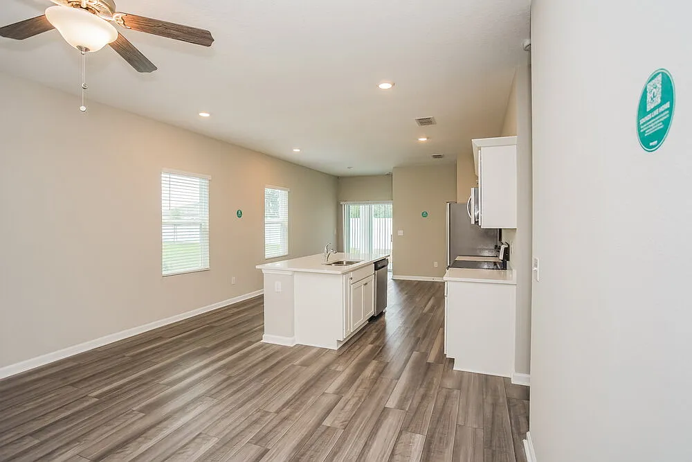 3 bed, 2.0 bath, 1412 sqft, $1,925 — Photo 4