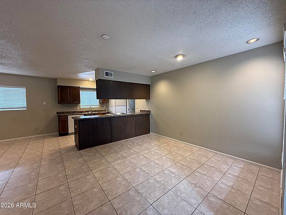 3rd image of 1205 W CHILTON Street