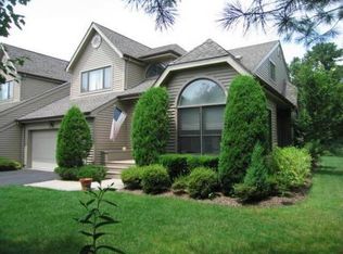 1 Julia Cir, Dix Hills, NY 11746