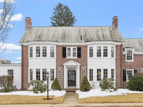 4 William St, Andover, MA 01810