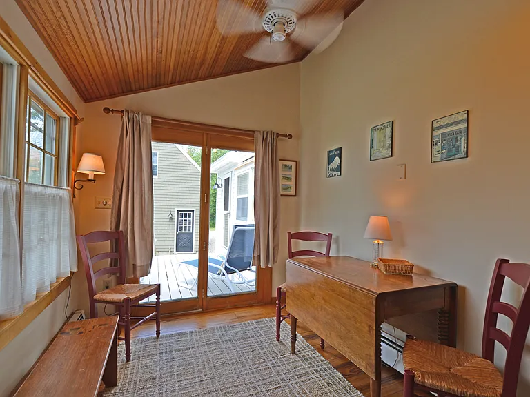 32 Wildwood Ave — Photo 7