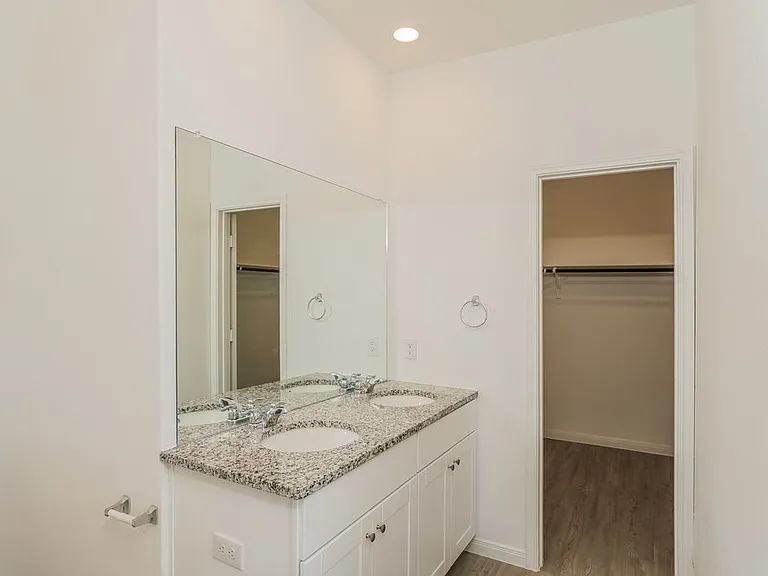 1217 White Willow — Photo 10