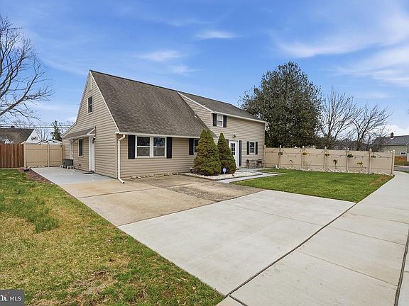 3rd image of 10 Inbrook Rd