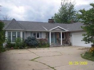 15268 Bealfred Dr, Fenton, MI 48430
