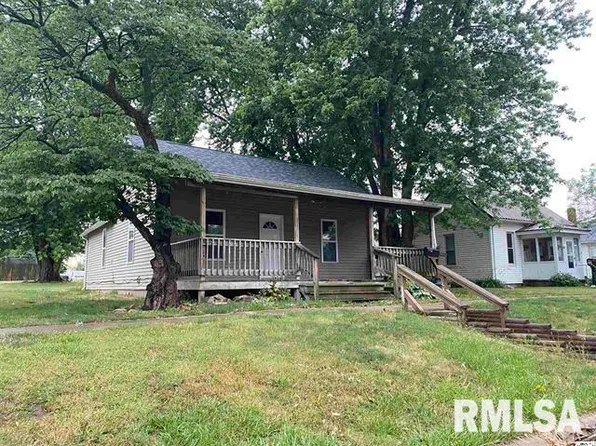 302 W Washington St, Mount Sterling, IL 62353