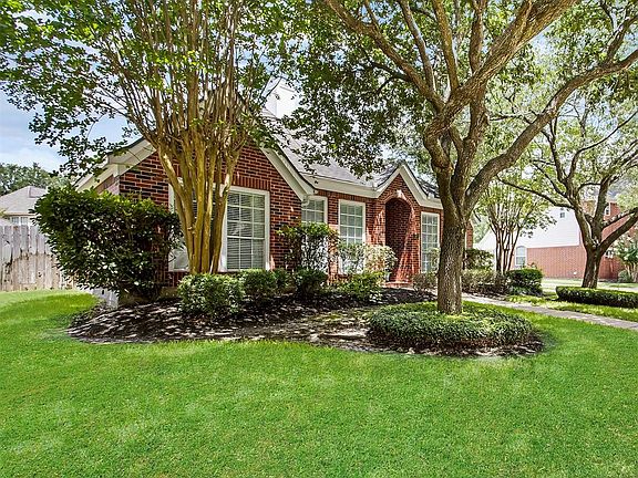 3rd image of 1906 Dawnhollow Ln
