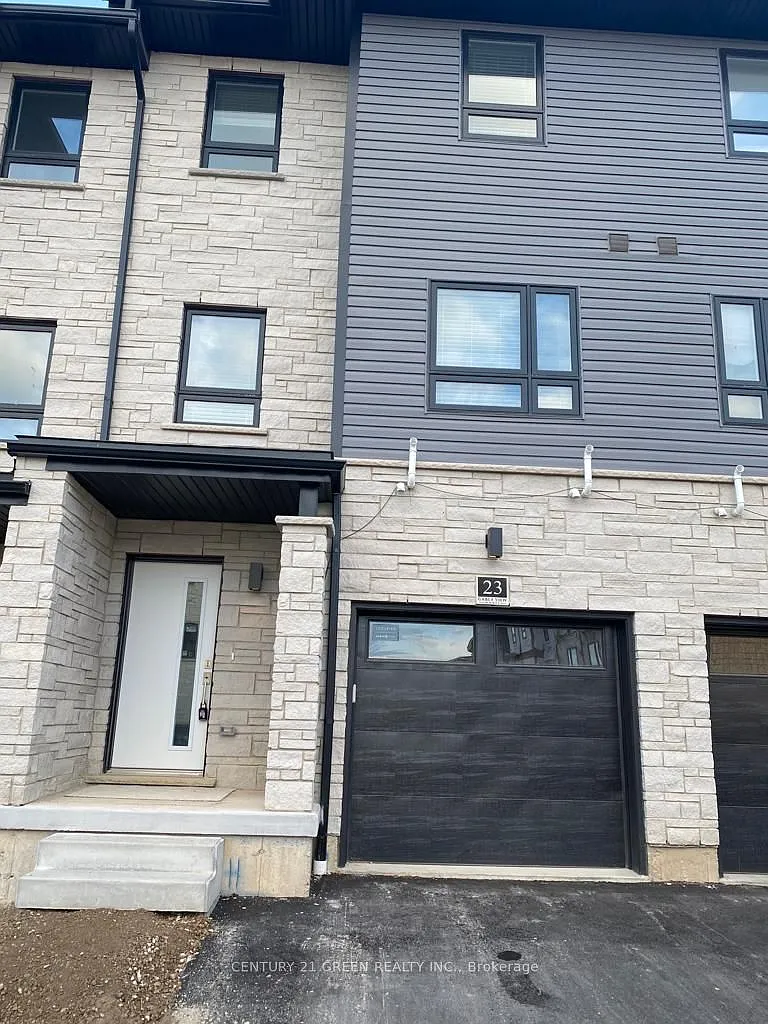 4 bed, $2,599 — Photo 1