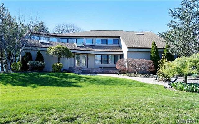 1st image of 15 Clearmeadow Ln