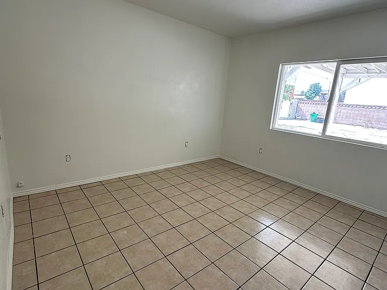 161 Albert Ave — Photo 7