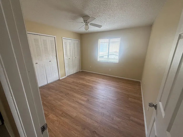 213 S Moss Rd — Photo 2