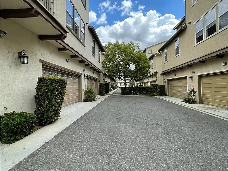 810 E Promenade #C — Photo 32