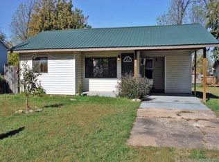 908 W Main St, Westville, OK 74965