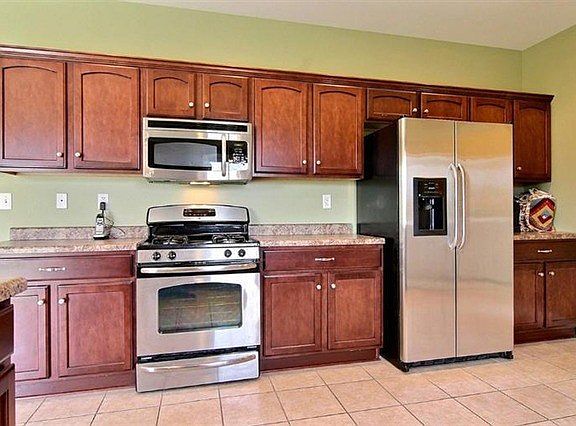 3rd image of 9985 Wisteria Ln