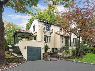 5 Beechmont Pl, New Rochelle, NY 10804