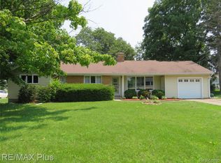 1072 Millville Rd, Lapeer, MI 48446