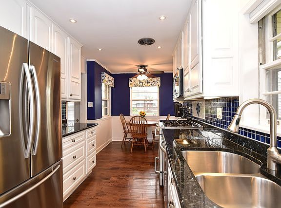 4th image of 106 N Charles Ave