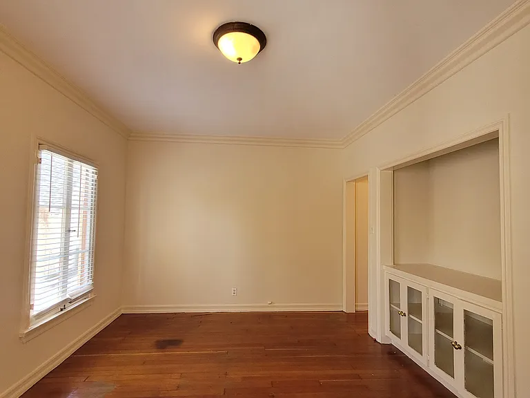 Reeves Apartments — Photo 34