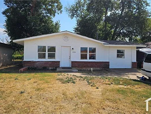 4 bed, 1205 sqft, $1,650 — Photo 1