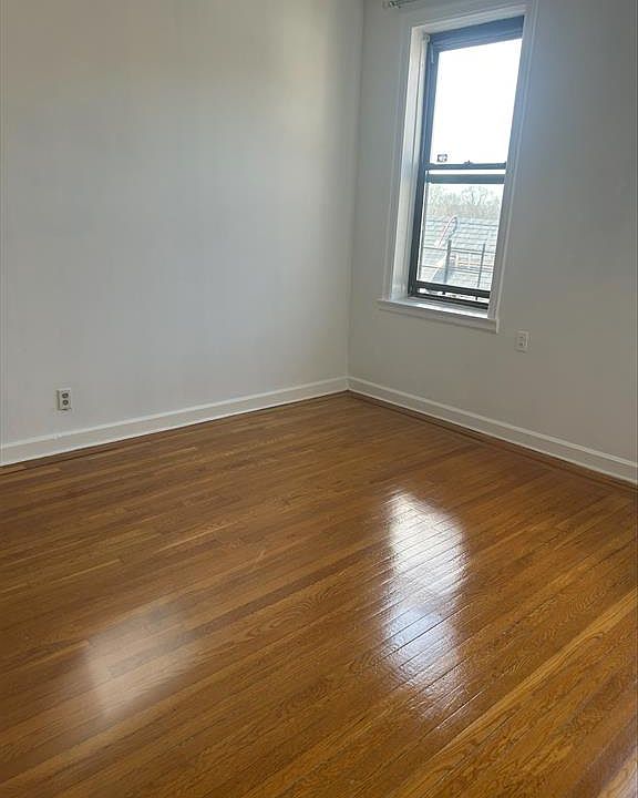 1st image of 11525 84th Ave APT 5C