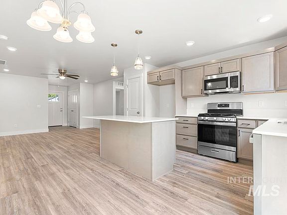 2nd image of 1903 Oregon Ln