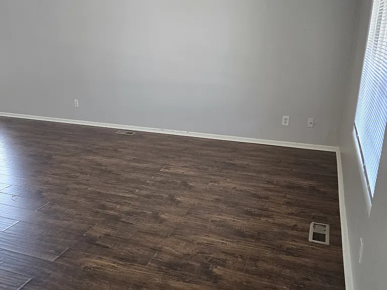 3206 Santa Fe Ave — Photo 2