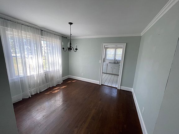 4th image of 5031 Oleander Dr