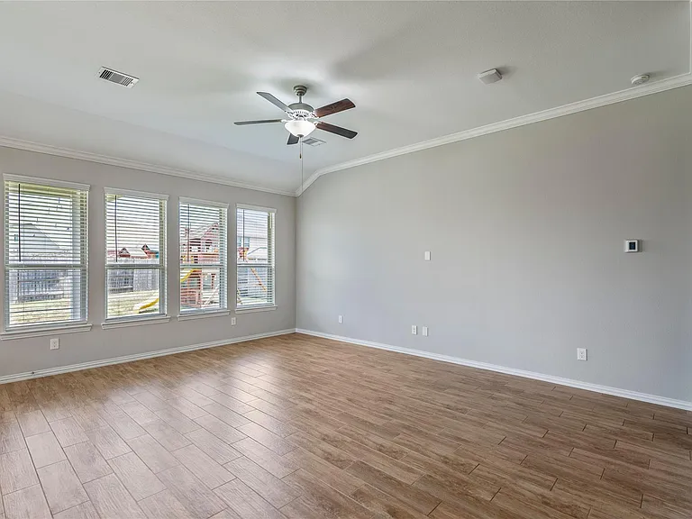 4411 Mimic Dr — Photo 16