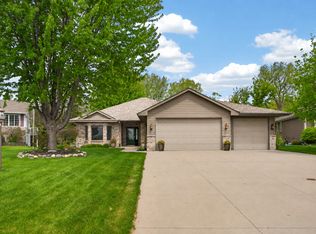 7052 Eagle Trl, Centerville, MN 55038