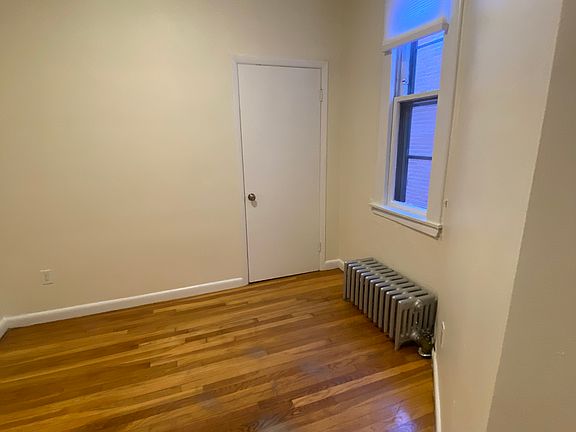 5th image of 293 Newbury St APT 5