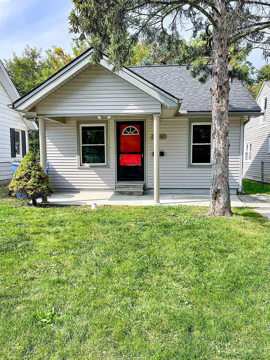 21619 Conners Ave photo 1