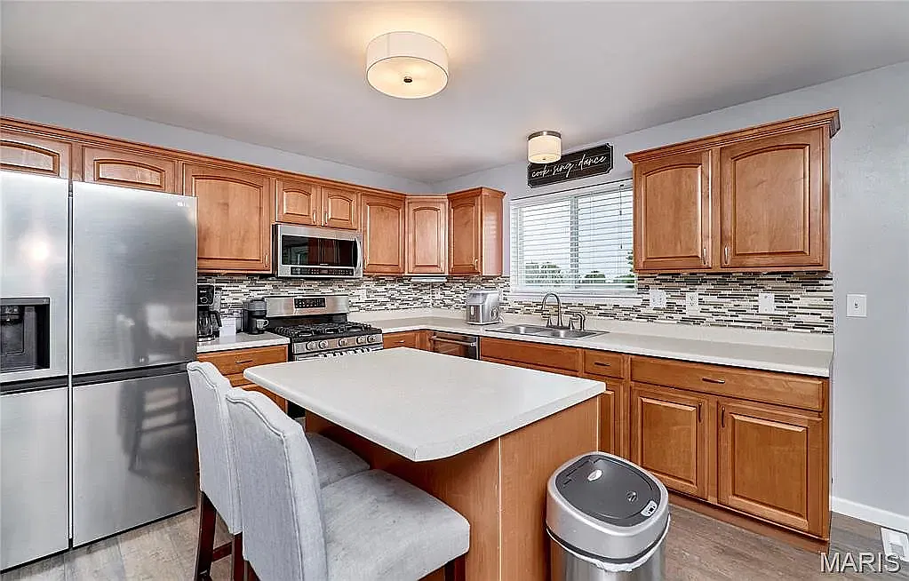 4 bed, 3276 sqft, $3,750 — Photo 3