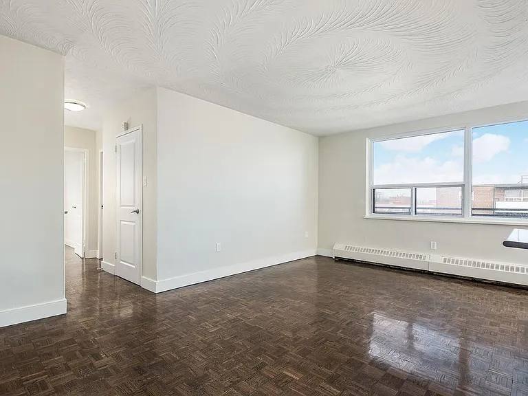 1475 Bloor St — Photo 10