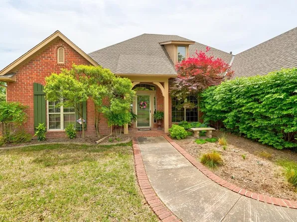 23240 Hunters Trl, Edmond, OK 73025