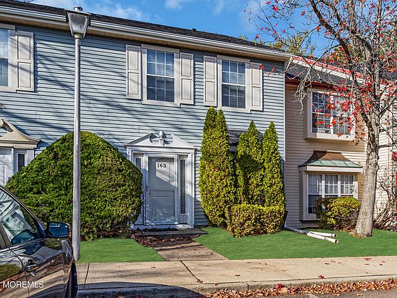 2nd image of 163 Bristol Court